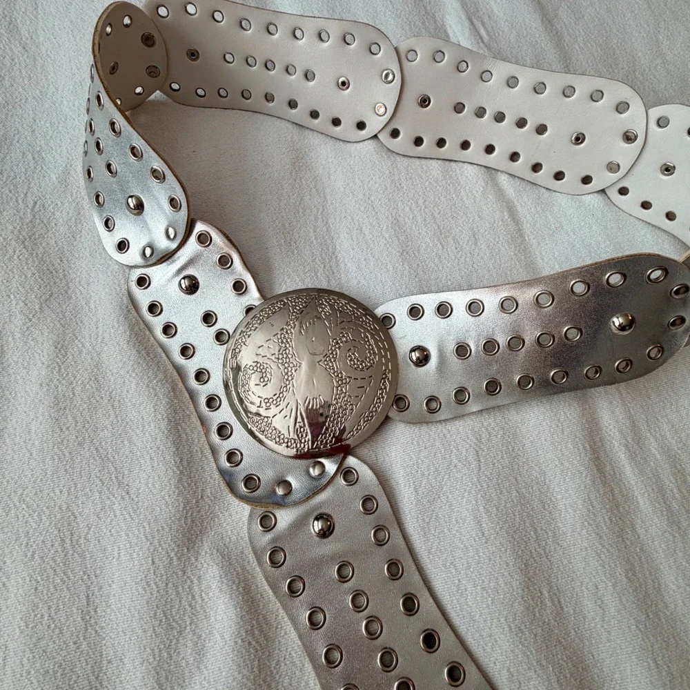 Unbranded metallic silver